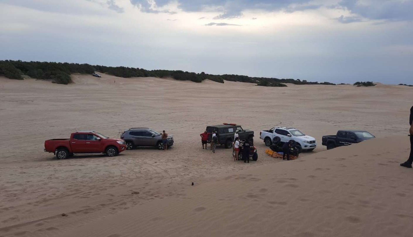 Una chica de 25 años murió al volcar el cuatriciclo en los médanos de Pinamar | Información General