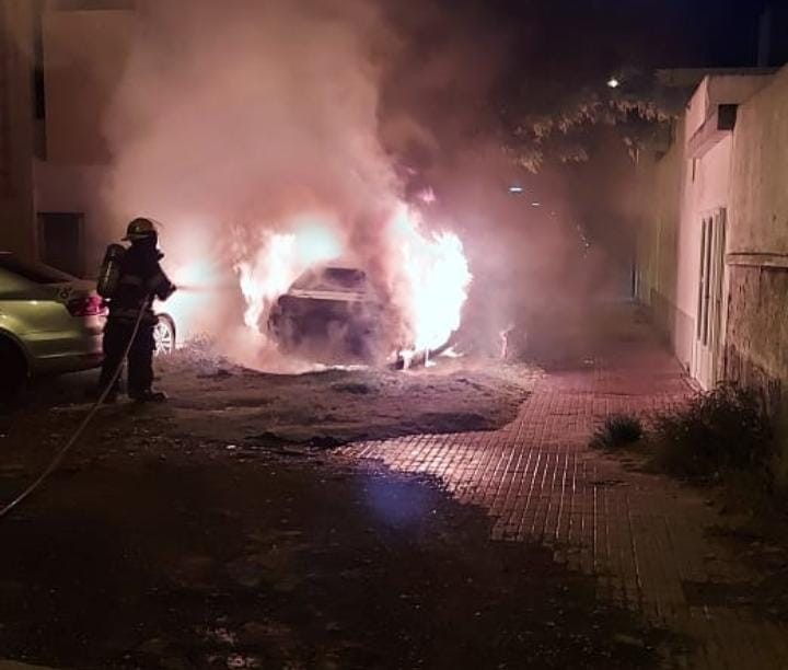 Mafias incendiaron auto frente a la comisaría de Bermúdez | Información General