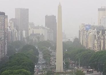 Una columna de humo cubrió parte de la Ciudad de Buenos Aires, proveniente de la Patagonia | Información General