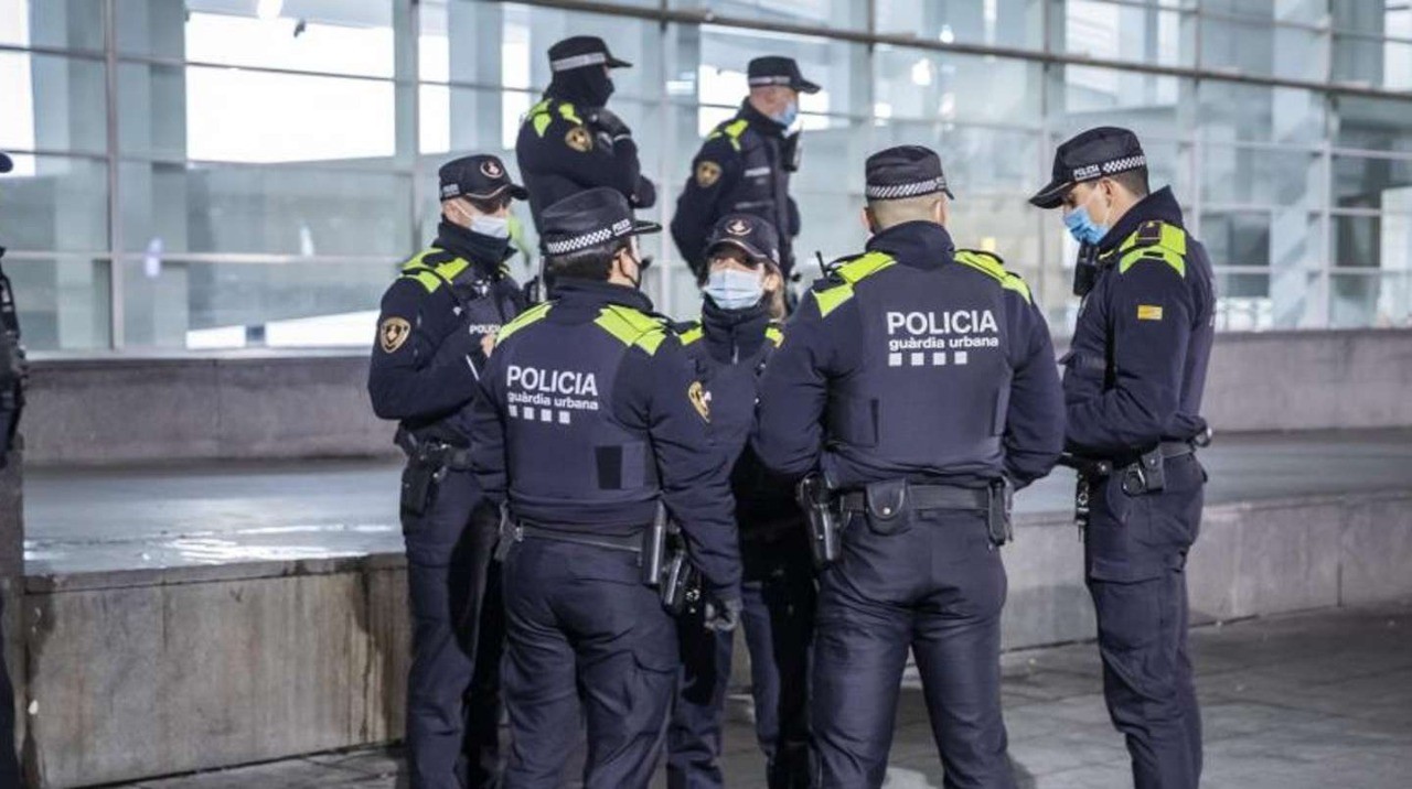 Policías descubrieron por error una orgía de 70 personas | Internacionales