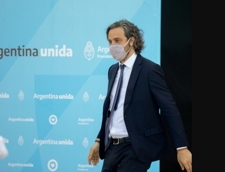 Cafiero está aislado por contacto estrecho de covid, en la previa de un viaje clave a EE.UU. | Información General