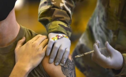 Seis comandantes del Ejército de Estados Unidos fueron relevados por negarse a vacunarse contra el coronavirus | Internacionales