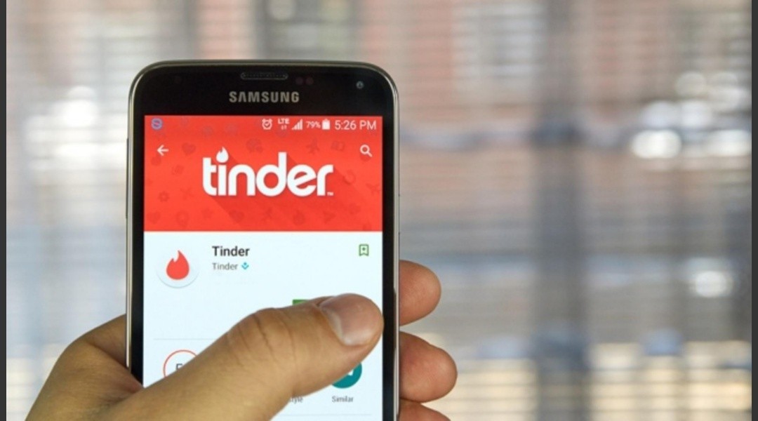 Conoció a una chica por Tinder, organizó un trío en su casa y le robaron 6.000 dólares | Tecnología