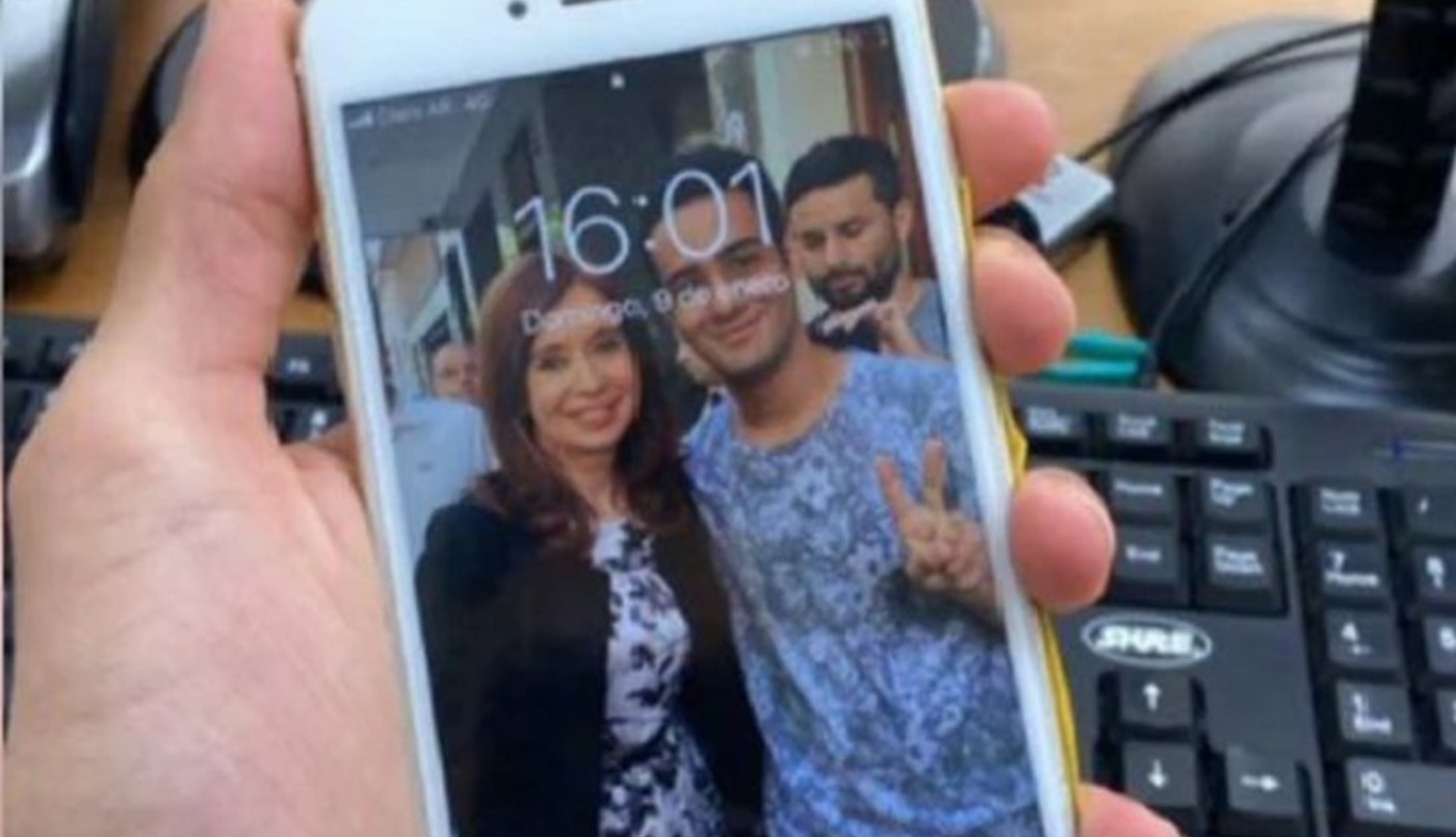 "Garantía denegada por kirchnerista": se negó a arreglar un celular porque tenía una foto de Cristina y lo echaron | Tecnología