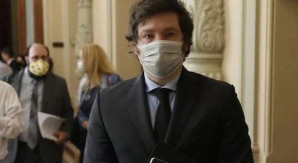 Javier Milei dio positivo de coronavirus y no pudo viajar a Estados Unidos | Política