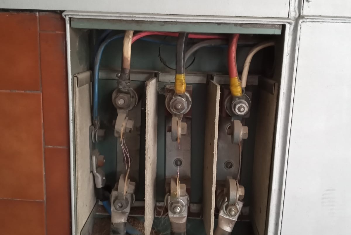 Parte de barrio abasto permanece sin luz ni agua desde hace 48 horas | Rosario y la región