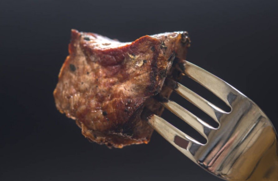 Comía un asado en familia, se atragantó con un pedazo de carne y murió | Información General