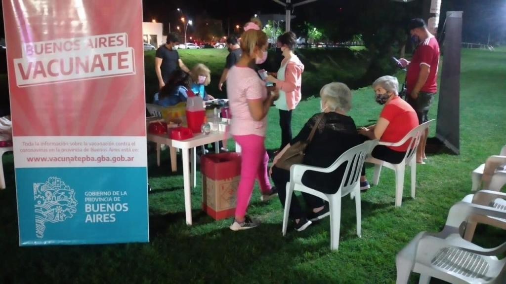 Realizan la "noche de las vacunas" en territorio bonaerense: dónde estarán las postas | Información General