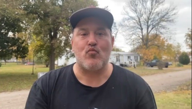 Desopilante: un mago consiguió sacar por su ojo un caramelo que había ingerido por la boca | Tecnología