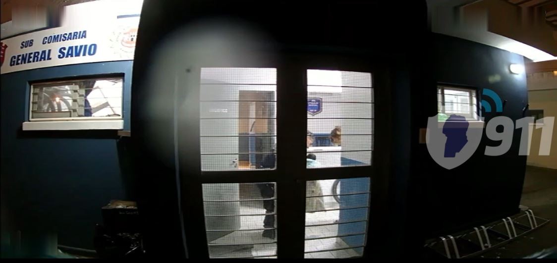 VIDEO: gracias a las maniobras de reanimación, un policía le salvó la vida a una beba | Información General