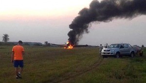 Se prendió fuego un avión hidrante que combatía incendios en Corrientes cuando era reabastecido | Información General
