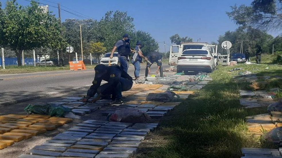Drogas: secuestran 1500 kg, integrantes de la barra brava de Talleres involucrados | Información General