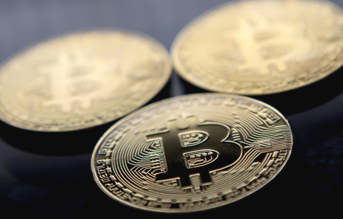 El Bitcoin se hunde tras el ataque de Rusia a Ucrania y alcanza su valor mas bajo en un mes | Economía y negocios