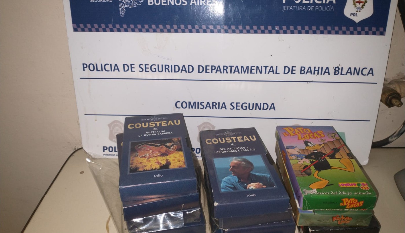 Ladrón "chapado a la antigua": lo sorprendieron mientras robaba videos VHS de una casa | Información General