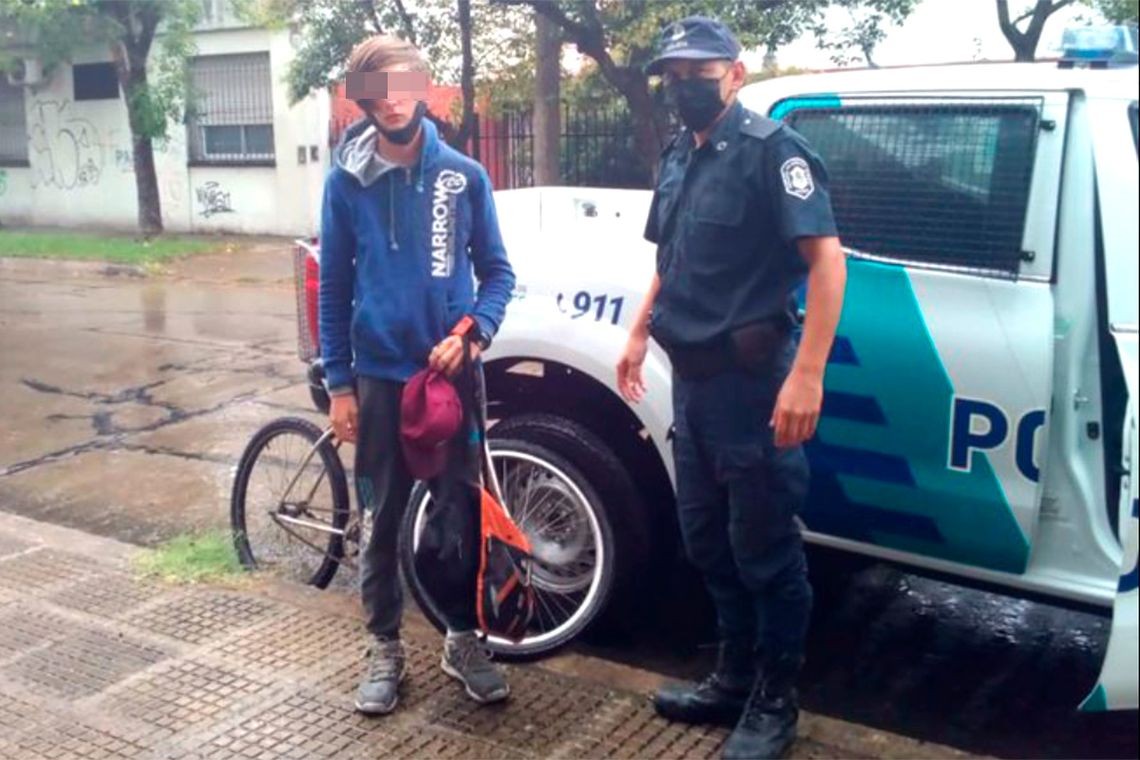 Un chico de 14 años se fugó de su casa para vivir con una mujer mayor de edad que conoció en las redes sociales | Información General