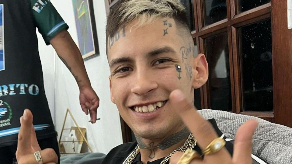 L-Gante fue a ver los avances en la construcción de su casa y se puso a trabajar con los albañiles | Espectáculos