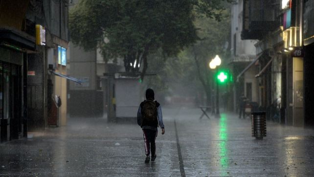 Alerta meteorológico: Se esperan lluvias y tormentas fuertes para este lunes | Rosario y la región