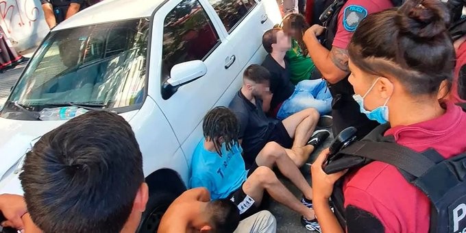 Encontraron rastros biológicos en la ropa de los seis imputados por la violación grupal | Información General