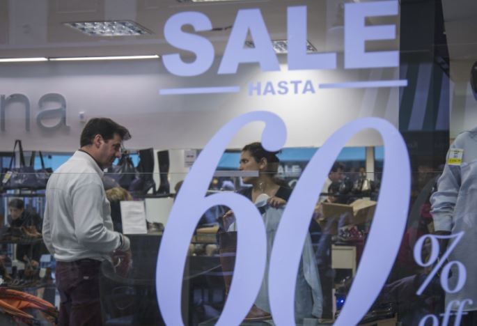 "Acción Moda": Más de 70 marcas nacionales venderán prendas de vestir con precios rebajados | Economía y negocios