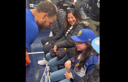 Video: el emotivo gesto de Stephen Curry con una nena | Deportes