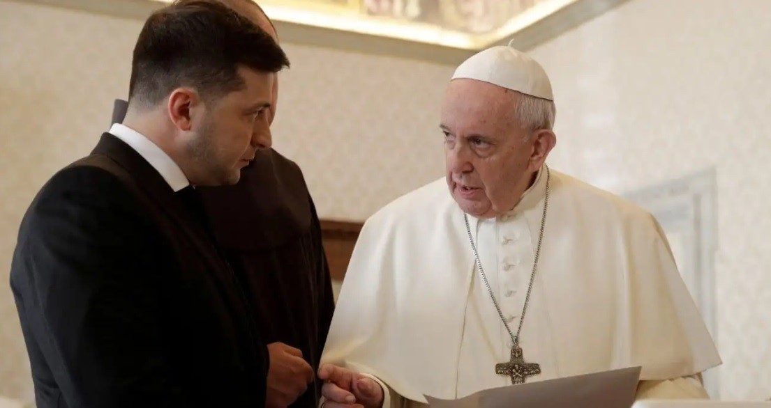 "Estoy haciendo todo lo posible para detener la guerra", le dijo el Papa a Zelenski | Internacionales