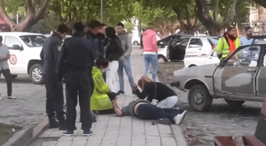 Le partió un adoquín en la cabeza porque se negó a convidarle un cigarrillo | Información General