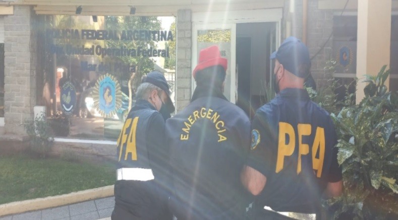 Hombre de 70 años secuestró a una mujer de 62: la explotaba laboralmente y se quedeba con su jubilación | Información General