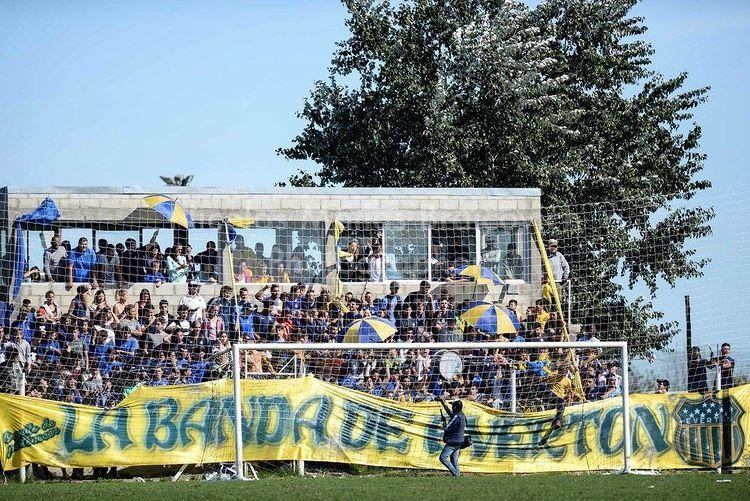 Se despidió con un emotivo mensaje de sus compañeros de fútbol porque sus padres no podían pagar la cuota | Información General