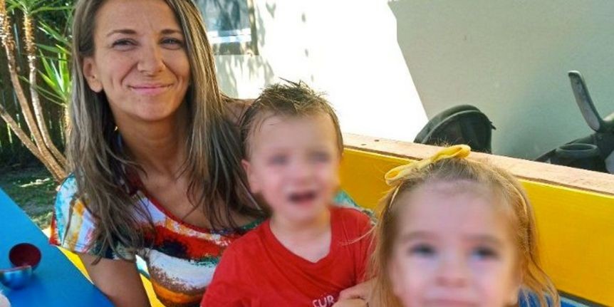Hallaron muerta a una mujer junto a sus dos hijos gemelos de 3 años | Internacionales