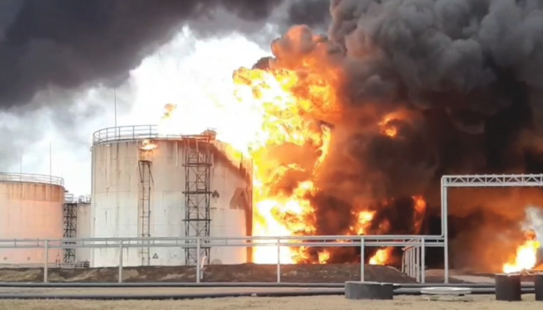 Un gobernador ruso confirmó el ataque de helicópteros ucranianos a un depósito de petróleo | Internacionales