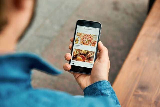 "Cobro indebido": imputan a las app de delivery por la "propina" | Información General