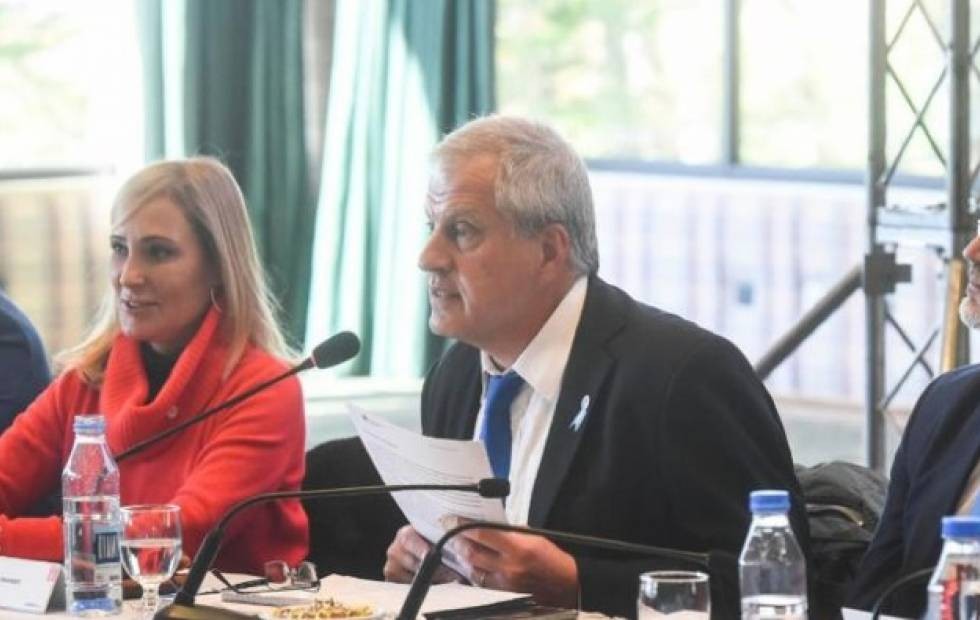 Perczyk anunció la conformación de mesas de trabajo "para avanzar con la extensión horaria" en escuelas primarias | Información General