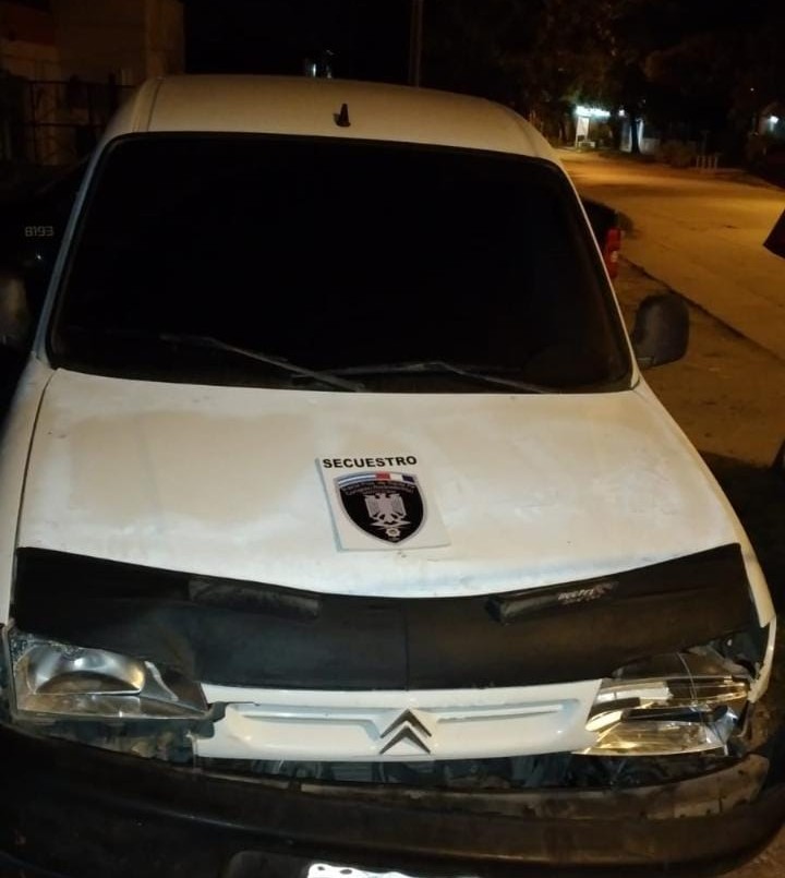 Santa Fe: tentativa de femicidio, chocó a su esposa y luego se atrincheró con un arma de fuego | Rosario y la región