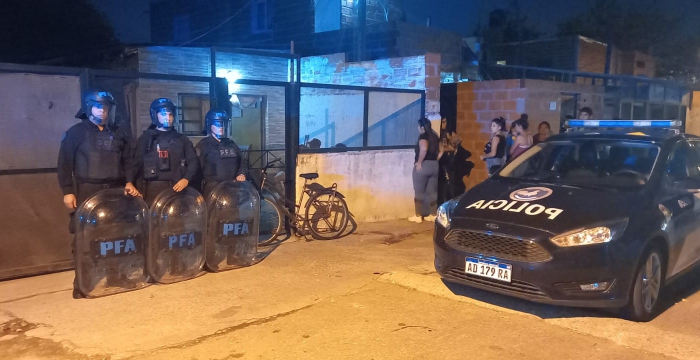 Golpe antinarco con detenidos y secuestro de drogas en Empalme Graneros | Rosario y la región