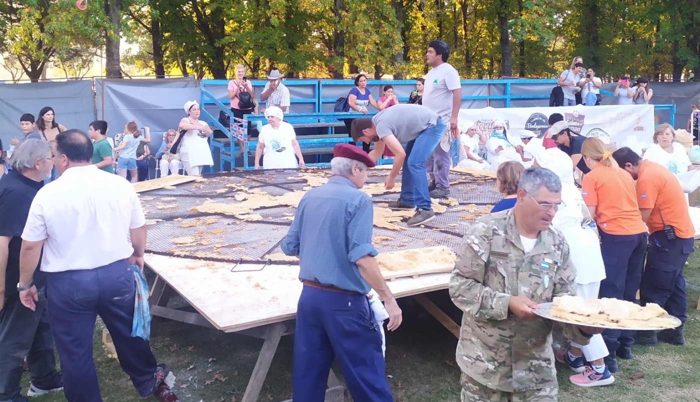 La torta frita más grande del mundo, es argentina | Información General