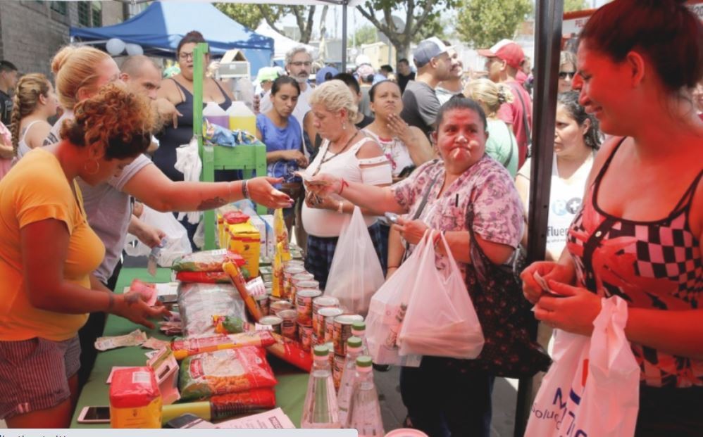 Pan, café, pollo y lácteos: ¿Qué productos lideraron los aumentos de precios? | Economía y negocios