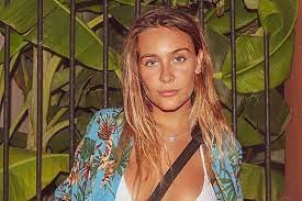 Una conejita de Playboy escrachó al Toto Salvio: "¿Este es el que atropelló a su mujer?" | Espectáculos