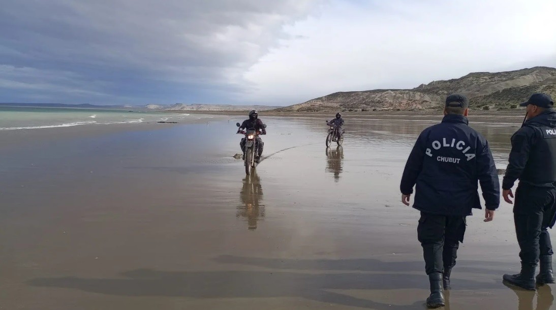 Chubut: joven de 26 años despareció en el mar sobre una balsa casera | Información General
