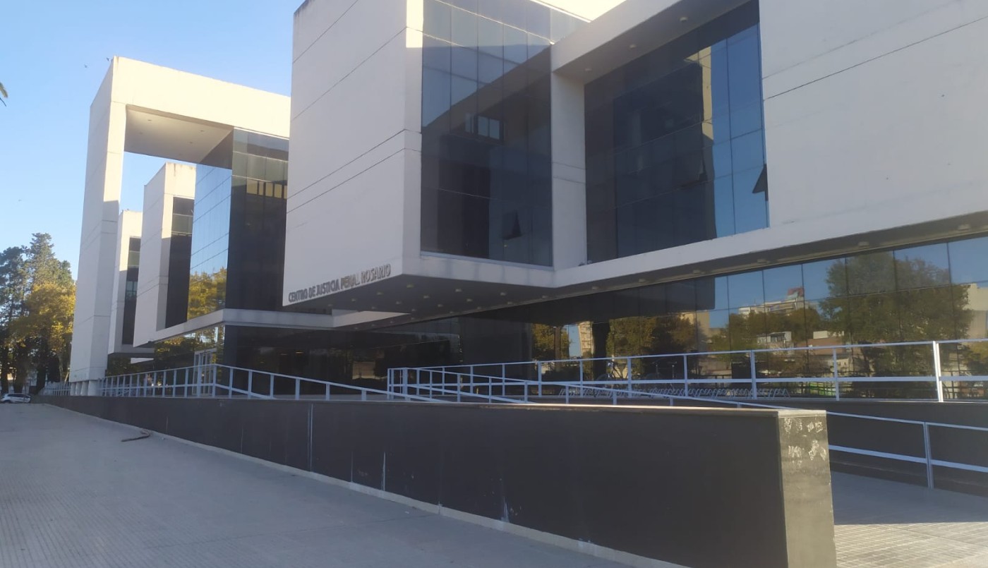 Postergaron audiencia a Los Monos porque no podían desmutear el audio del zoom | Rosario y la región