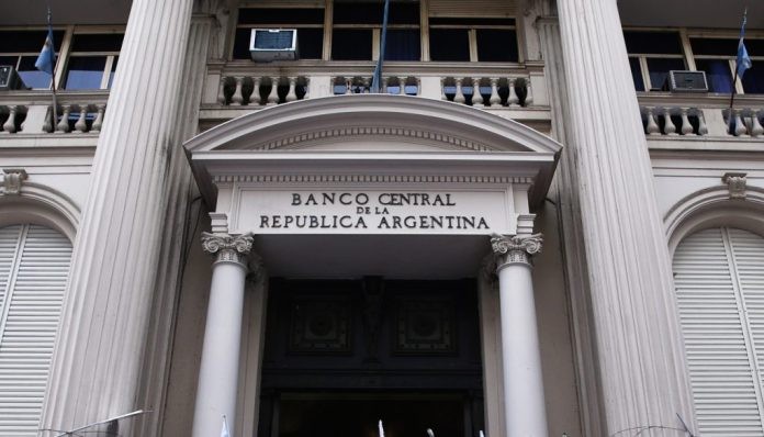 El Banco Central defendió su decisión de contratar a familiares de empleados fallecidos | Información General