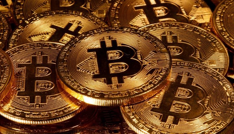 Bitcoin sigue en caída y llegó a su nivel mínimo en más de nueve meses | Economía y negocios