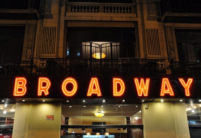 Dos hombres armados intentaron robar el teatro Broadway | Rosario y la región