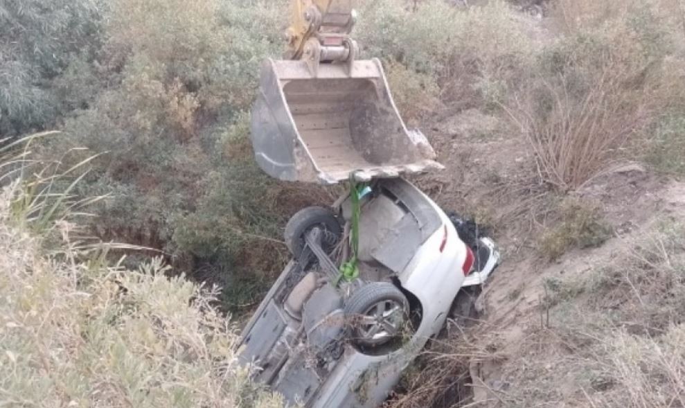 Tragedia en San Juan: encontraron a una pareja muerta en un auto sumergido en un desagüe | Información General