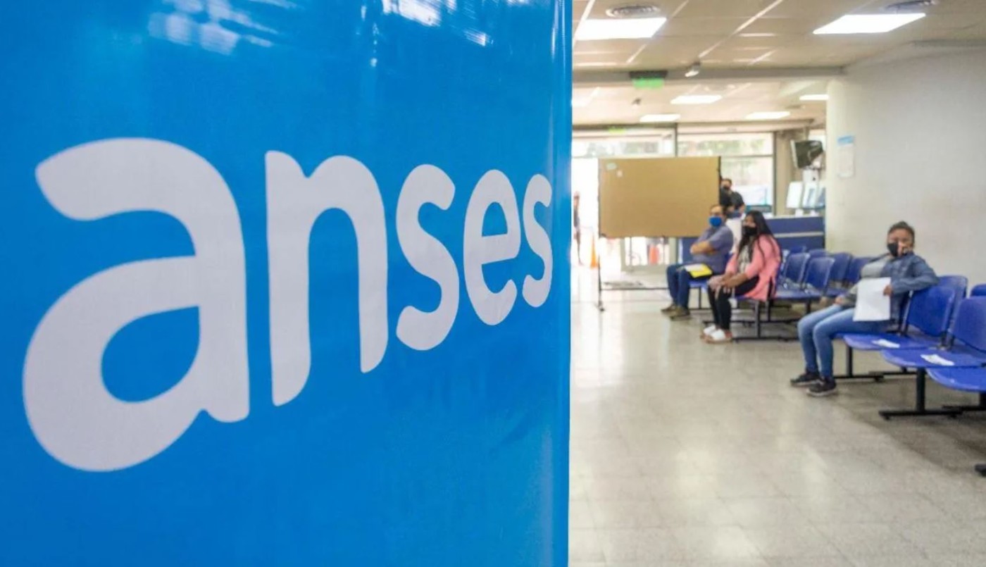 Anses: cómo cobrar el 20% de la AUH antes de fin de año | Servicios
