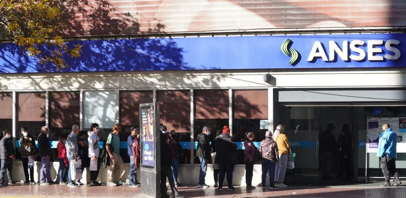 Jubilados, pensionados y AUH: calendario de la Anses de pagos de junio | Servicios