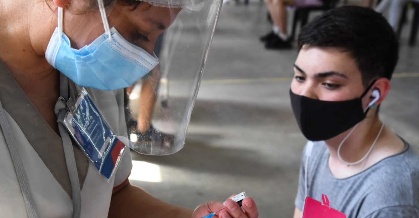 Desde el lunes comienzan a colocar terceras dosis a menores de 5 a 11 años | Rosario y la región