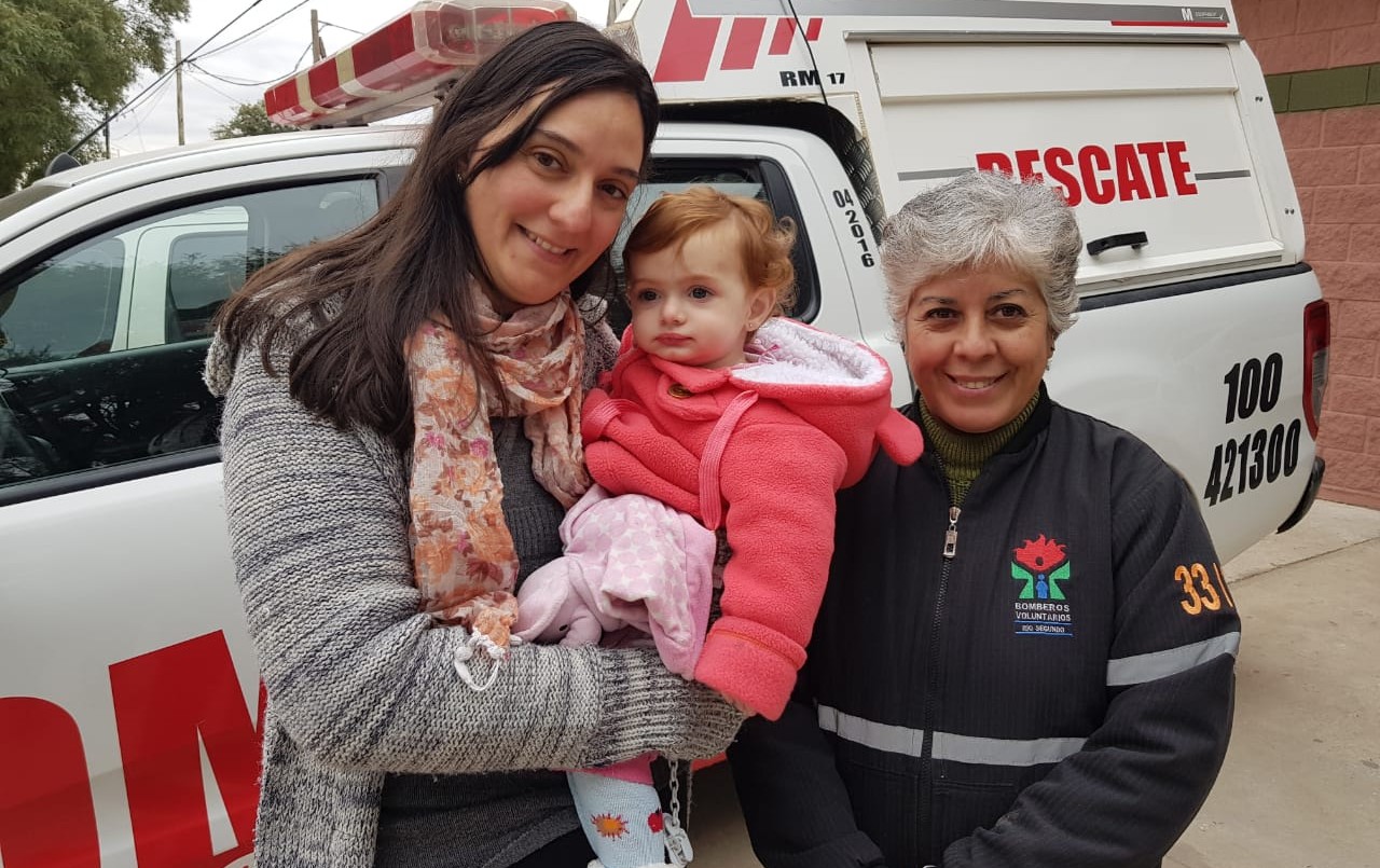 Bombera le salvó la vida a una beba de un año | Información General