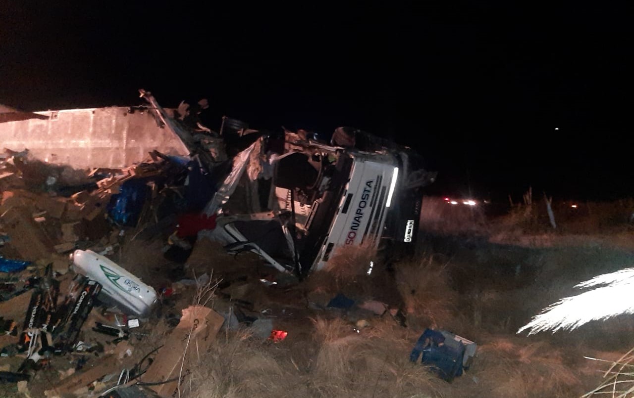 Murió un camionero tras un fuerte choque | Información General