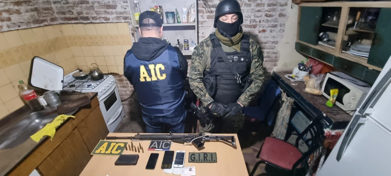 Guerra narco en Ludueña y Empalme: droga, armas y dos jóvenes detenidos | Rosario y la región