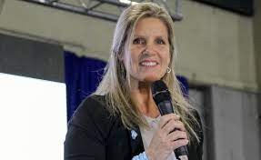 Le hackearon el celular a Cynthia Hotton y les piden dinero a sus contactos | Información General